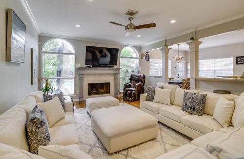 Wimbledon Falls House | Pool & Shared Game Area! Home 7 Mi to Dtwn Tomball