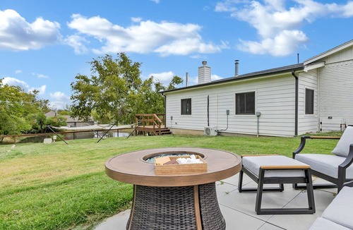 Oakhurst House | Pool Table, Fireplace, Patio, Office