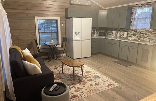 Hunt House | Poolside guesthouse in beautiful Hill Country
