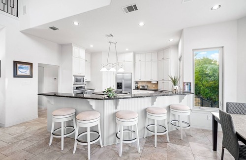 Westcliff House | Poolside Retreat | Fire Pit, Hot Tub & Sleeps 14!