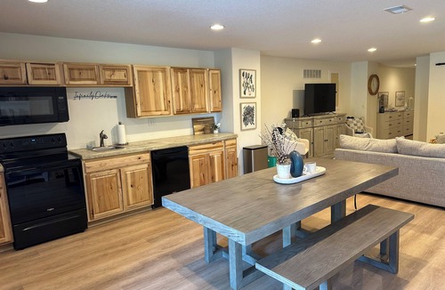 Horton Cabin | Premiere lodging near 4 Rivers Conservation-perfect acreage getaway