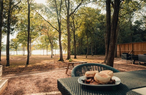 Bastrop Cabin | Premium Lakefront Cabin #3: The Firefly (Austin)