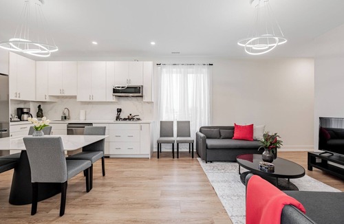 Oakwood Village Apartment | Premium luxury four-plex suite- midtown Toronto