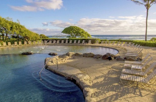 Hanamaulu Hotel | Premium Oceanfront Suite 1 King Bed at Kauai Beach Resort!