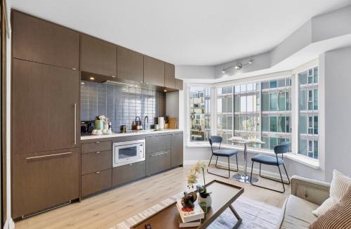 Bloor-Yorkville Apartment | Prestige 1BR, 5 Star Hotel Experience