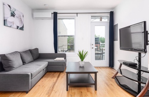 De Lorimier Apartment | PRIME LOCATION-BRIGHT AND LOVELY APARTMENT