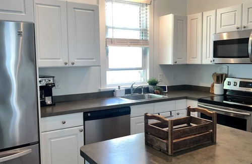 Cherry Valley Cottage | Prime Waterfront Cottage on Sandbanks Area Resort