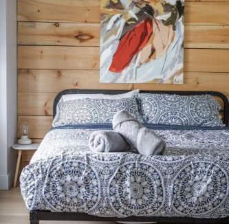 North Port House | Prince Edward County-Enjoy Picton WIne Country