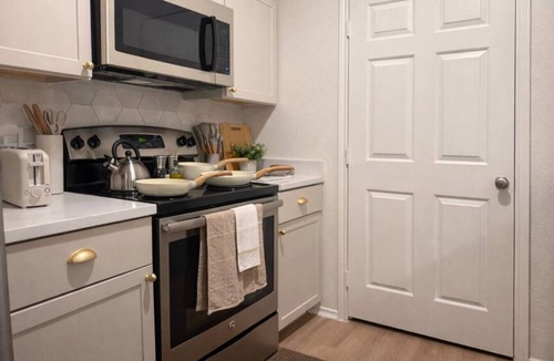 Plano Apartment | Pristine 1BR Home w/Premium Amenities+Pool & Gym