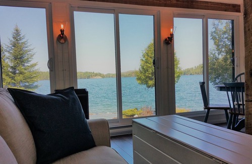 Northfield Cottage | Pristine waters, lakefront cottage - 2-wk summer getaways on Pemichangan!