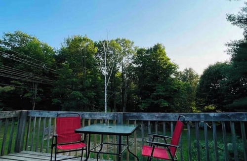 Seguin House | Private Barn Loft w/King Bed | Cozy Forest Escape