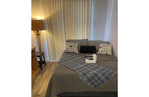 Vickery Meadow Apartment | Private & Convenient short term rental in Dallas ✭