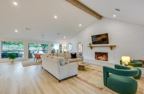 Enchanted Oaks House | Private Dock: Lakefront Enchanted Oaks Retreat