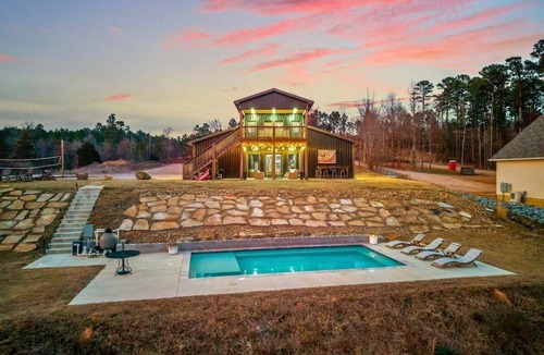 Royal House | Private Dock & Pool | Volleyball | Sleeps 24!