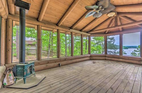 Mid America House | Private Dock & Slip: Lake Hamilton Hideaway!