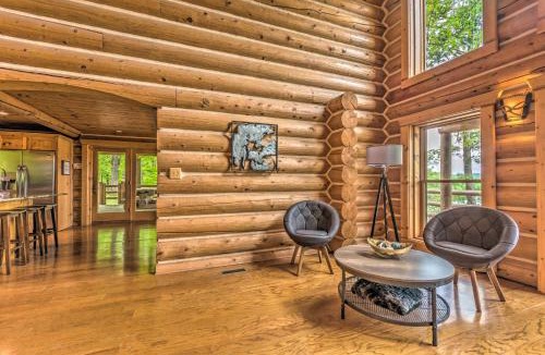 Mid America House | Private Dock & Slip: Lake Hamilton Hideaway!