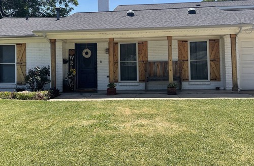 North Richland Hills Bed & Breakfast | Private king master bedroom w/private bathroom & shared home (others live here)