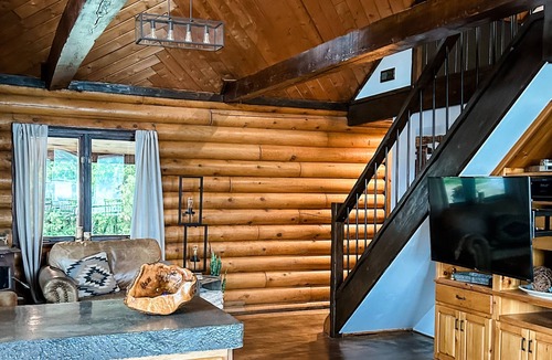 Colpoys Bay Cabin | Private Lakefront Cabin. Fishing & ATVTrail access. Fall colour, Bruce Peninsula