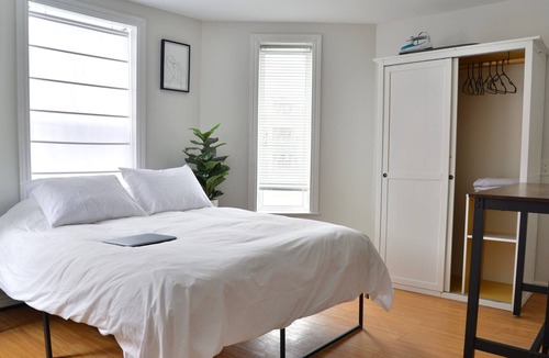 Orillia Apartment | Private Modern Studio Suite - Walking distance to downtown