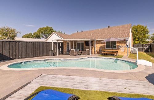 Plano House | Private Pool - Game Room - Backyard TV - Fenced Yard