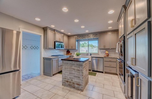 Norman House | Private Pool Sleeps 14 3 King Beds Near OU