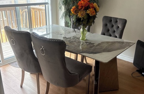 Oshawa Condo | Private room w private washroom /Quiet Oshawa .