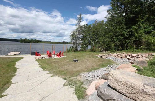 Bexley Cottage | Private Sandy Beach Waterfront Cottage