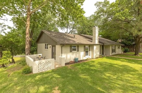 Bedford Apartment | Private, Spacious Guesthouse by DFW Airport