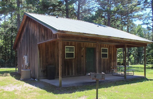 Eden Isle Cabin | Quaint One Bedroom Cabin Near Heber Springs Marina