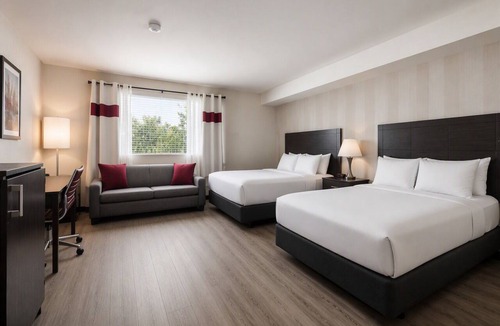 Pembroke Hotel | Quality Inn and Conference Centre