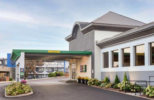 Kingston Hotel | Quality Inn & Conference Centre Kingston Central