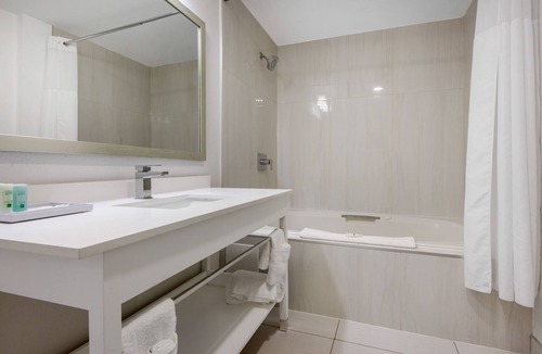 Orillia Hotel | Quality Inn & Conference Centre