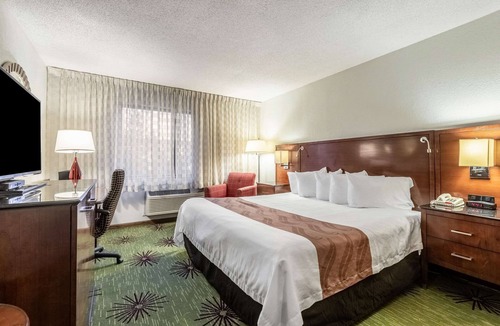 Albert Lea Hotel | Quality Inn & Suites Albert Lea