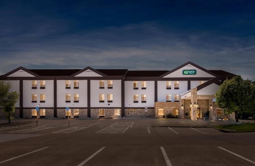 Manhattan Hotel | Quality Inn & Suites Manhattan