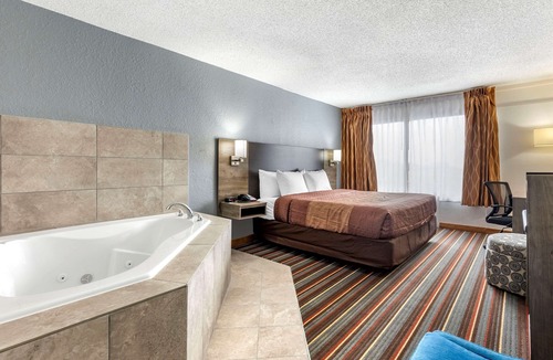 Sulphur Springs Hotel | Quality Inn & Suites Sulphur Springs