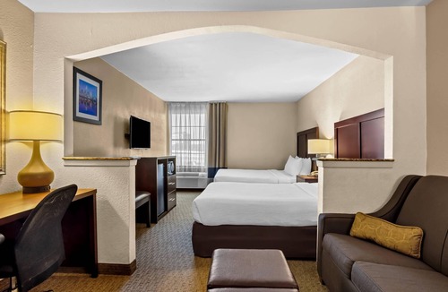 Las Colinas Hotel | Quality Suites Irving-Las Colinas