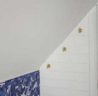 Rossmore House | Queen Suite with Private Ensuite at Fancie's PEC - Suite 1