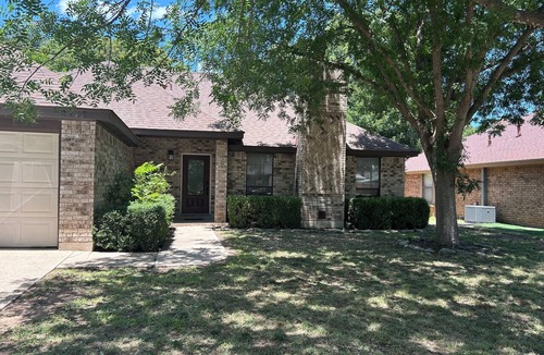 Abilene House | Quiet, Clean, and Cozy: The Stonecrest House!