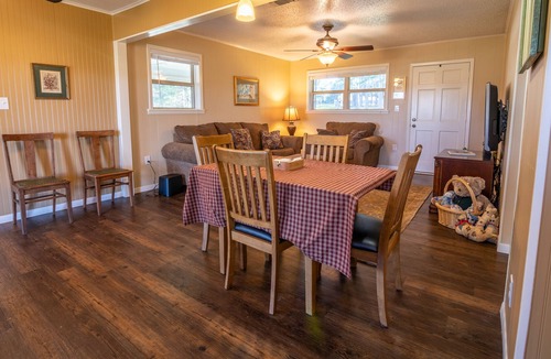 Pittsburg House | Quiet hideaway in the piney woods of East Texas.