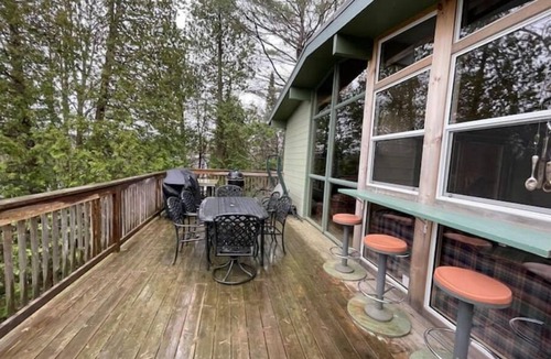 McKellar Cottage | Quiet Lakefront Cottage near Parry Sound