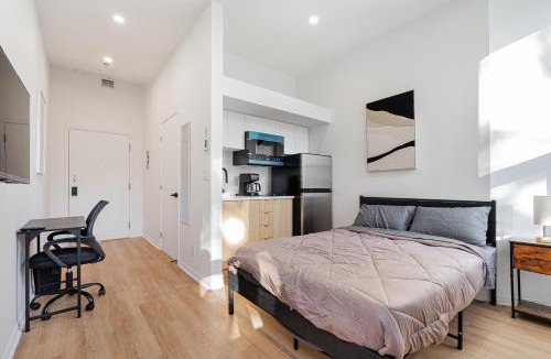 Quartier des Spectacles Apartment | Quiet studio For 2 Guest With Parking