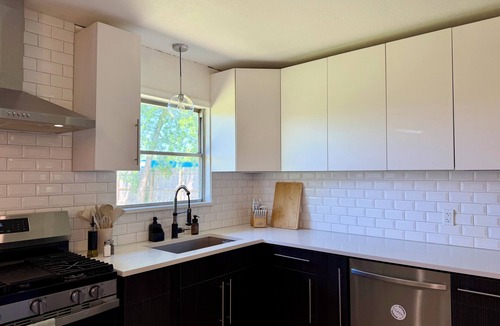 West Orange House | Quiet West Orange Stay Clean & Comfortable