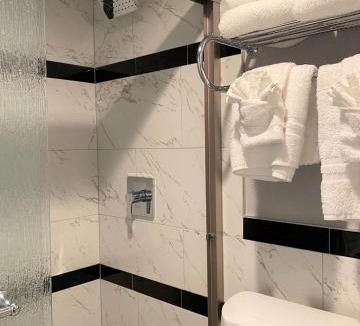 North Arlington Hotel | R Nite Star Hotel At Arlington Entertainment District
