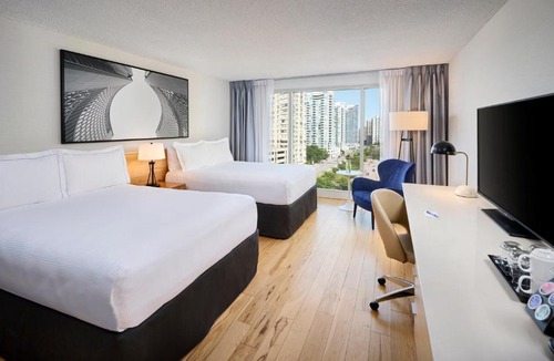 Central Waterfront Hotel | Radisson Blu Toronto Downtown