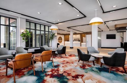 Saint-Laurent Hotel | Radisson Hotel Montreal Airport