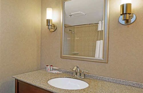 Fallsview Hotel | Ramada by Wyndham Niagara Falls/Fallsview