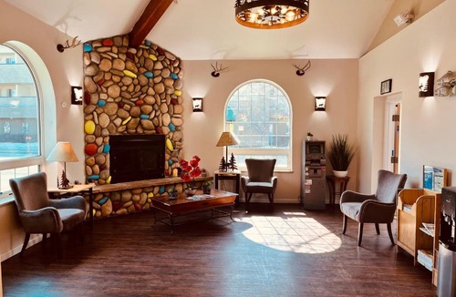 Downtown Anchorage Hotel | Ramada Downtown by Wyndham Anchorage