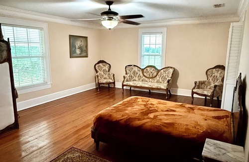 Kemp House | Ranch House Estate on 20 acres w/2 fishing Ponds 45 min from Dallas