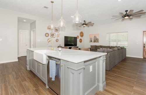 Bryan House | Rancho Dos Lunas Newly renovated 40 acre ranch only 14 miles from Texas A&M