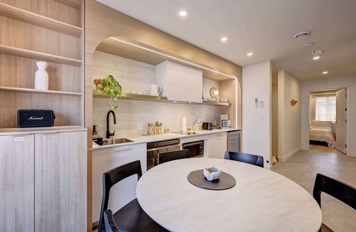 Plateau Mont Royal Apartment | Rare 4-Bed, 4 Private Ensuites, Full Kitchen, in BEST Montreal Area Mile End